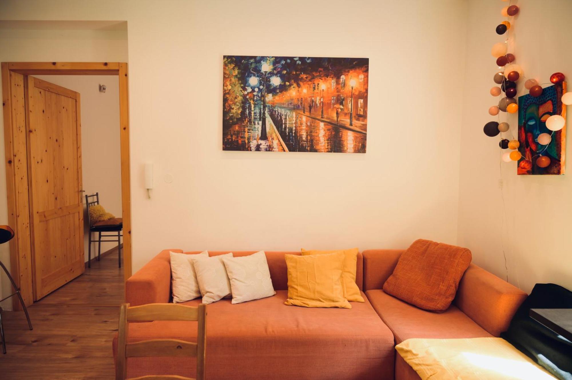 Cozy Hillside Home In Budapest With Patio Екстериор снимка
